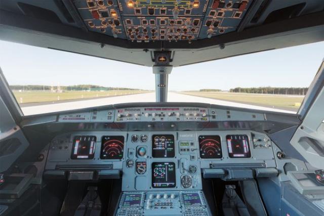 A319neo cockpit.jpg